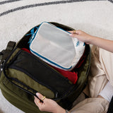 classic-packing-cube-oyster-white-cz34-cabinzero-lifestyle-bege