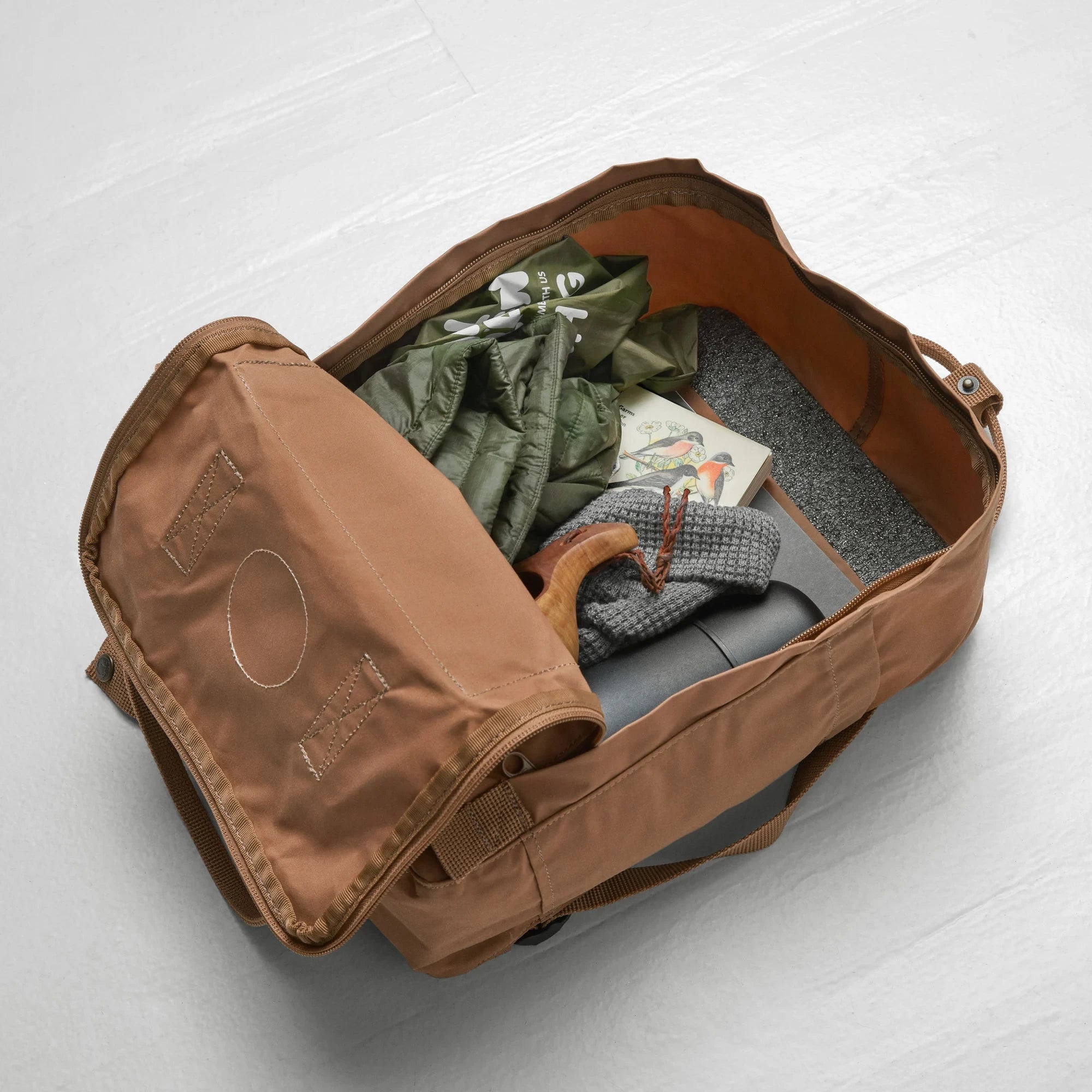 23510-mochila-kanken-original-kaky-dust-lifestyle2