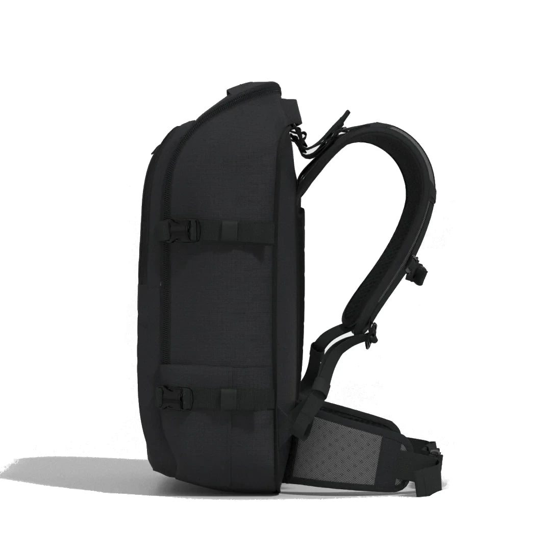 ADV-PRO-42L-ABSOLUTE-BLACK-RIGHT