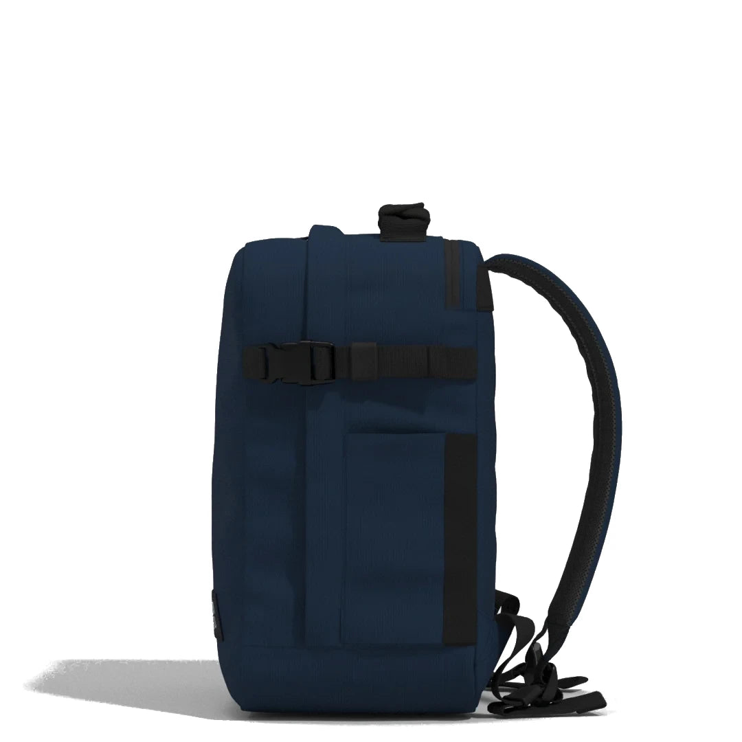 CLASSIC-TECH-28L-NAVY-RIGHT