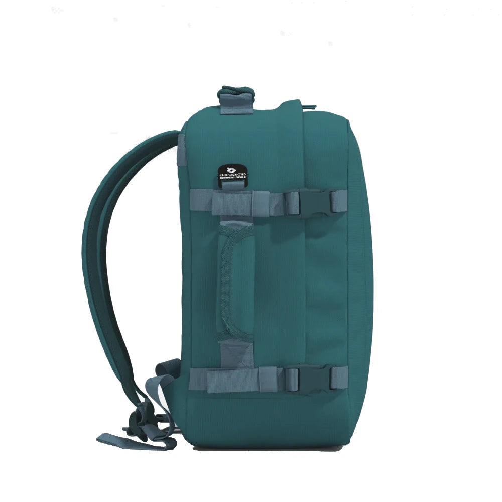Mochila-Classic-28L-lado-aruba-blue-Cabin-Zero-azul-petroleo