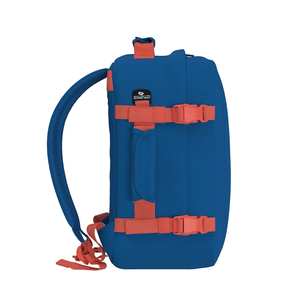 Mochila-Classic-28L-lado-capri-blue-Cabin-Zero-azul-cobalto