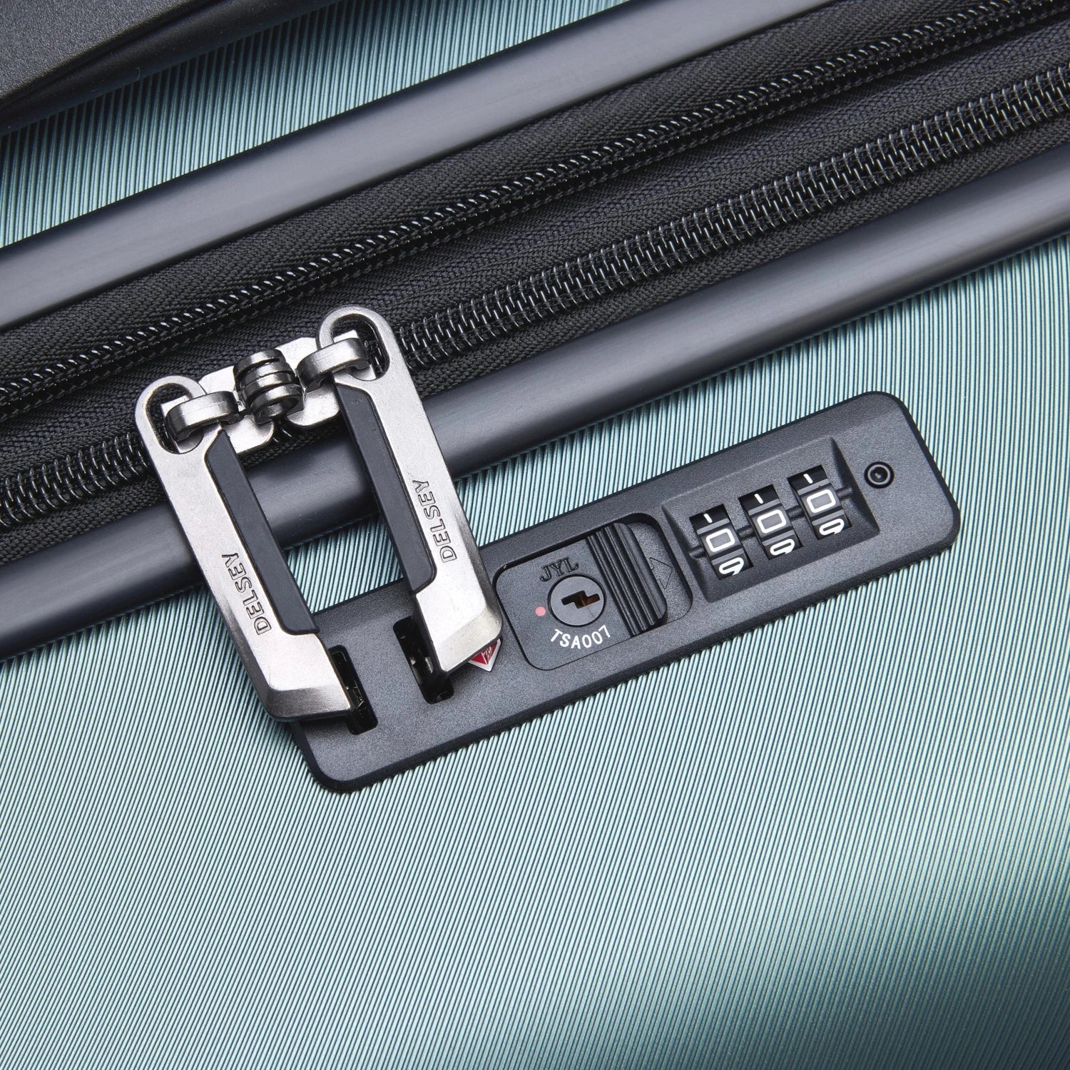 delsey-air-armour-68cm-verde-cadeado