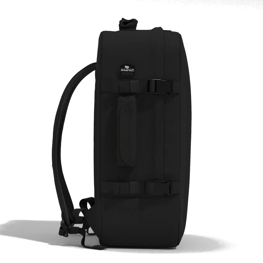 mochila-classic-44L-absolute-black-CabinZero-lado2-preto
