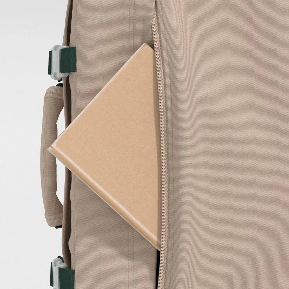 mochila-classic-44L-cebu-sands-CabinZero-detalhe-bege
