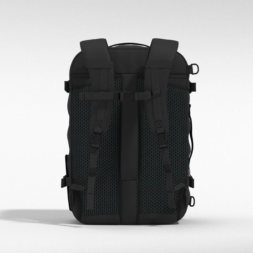 mochila-classic-plus-42l-absolut-black-cabinzero-costas-preto