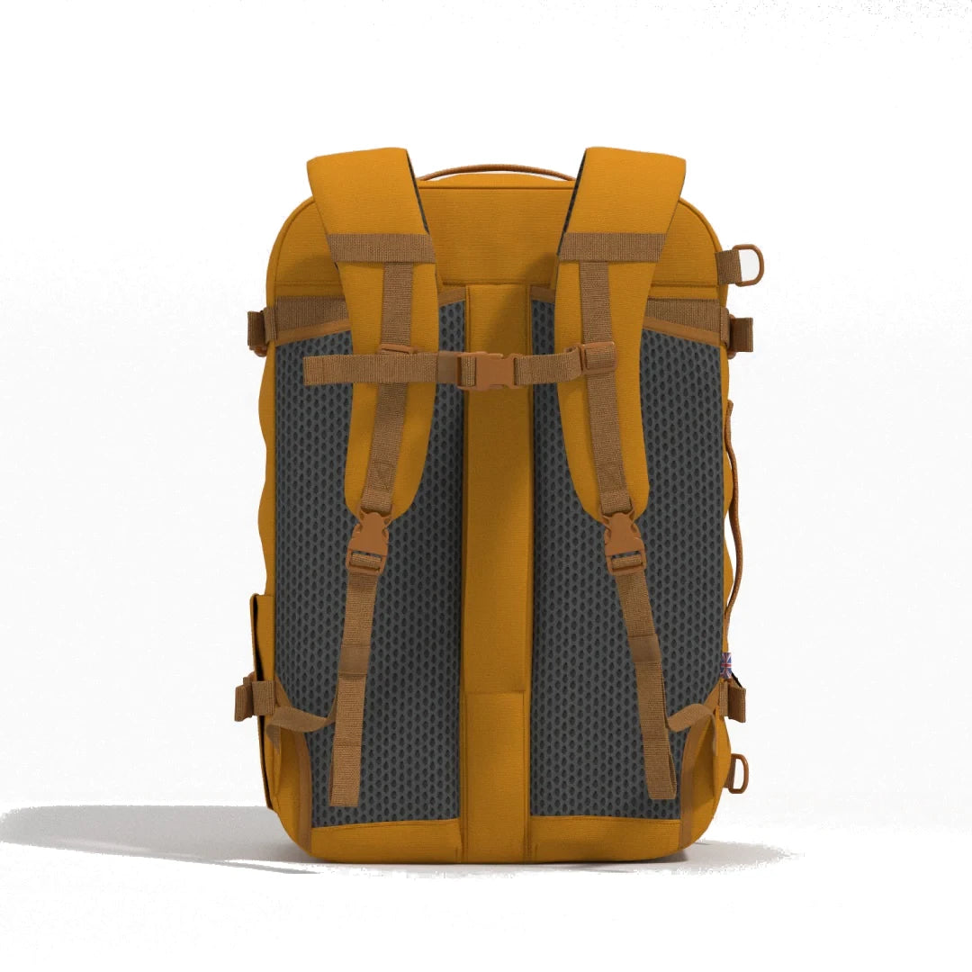 mochila-classic-plus-42l-orange-chill-cabinzero-costas-ocre