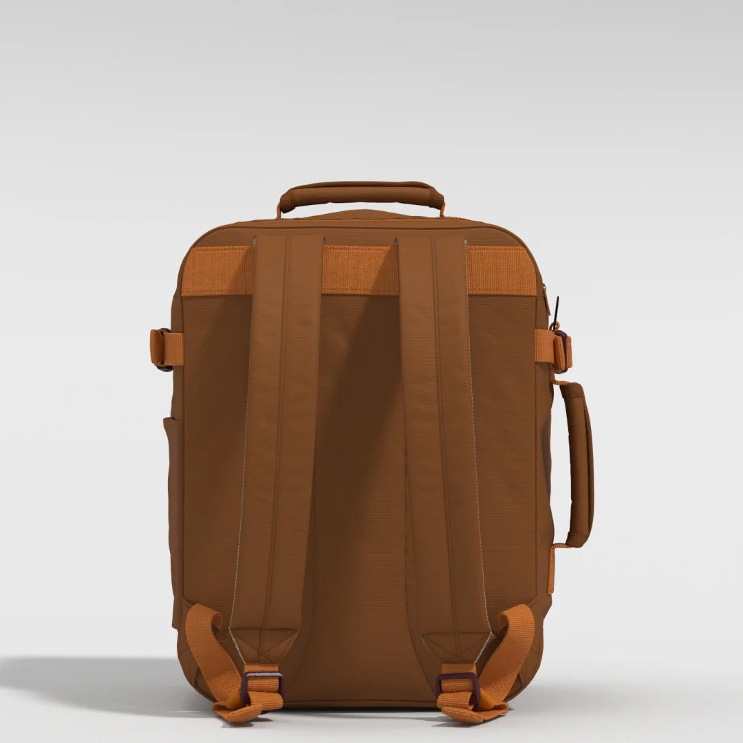 mochila-classic-tech-28l-cinamon-cabinzero-costas-camel
