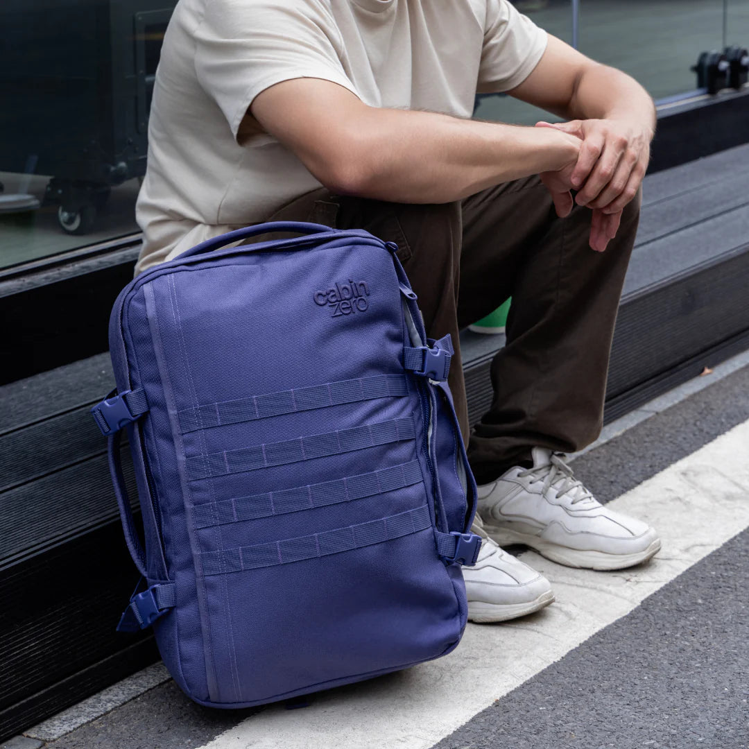 mochila-military-28l-galaxy-cabinzero-lifestyle-azul-petroleo