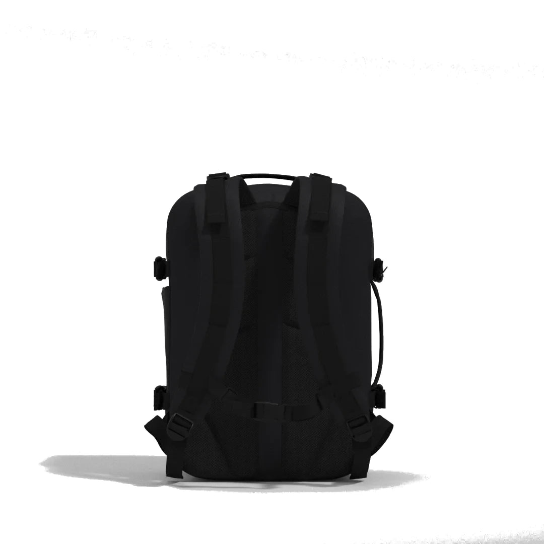 mochila-military-44l-absolute-black-cabinzero-costas-preto