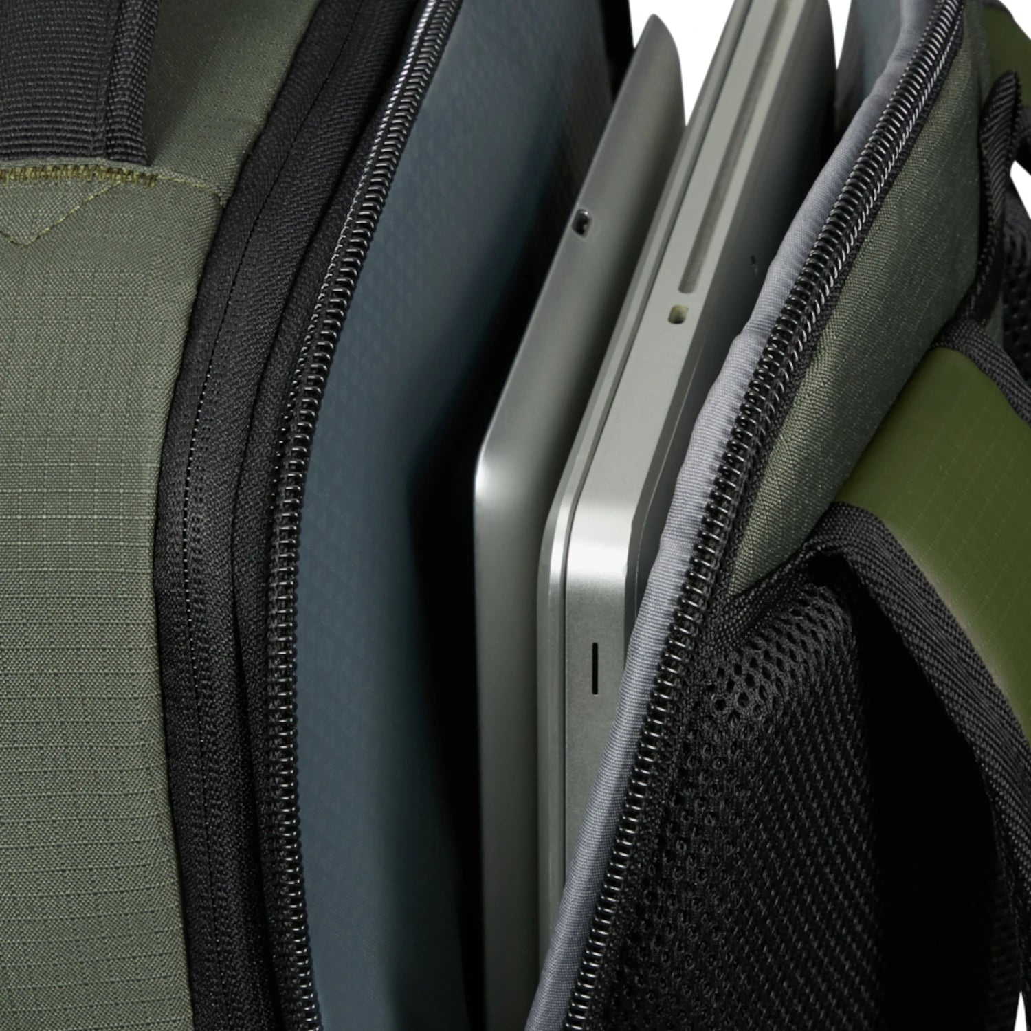 mochila-portatil-L-roadseeker-samsonite-verde-lateral-comp-pc