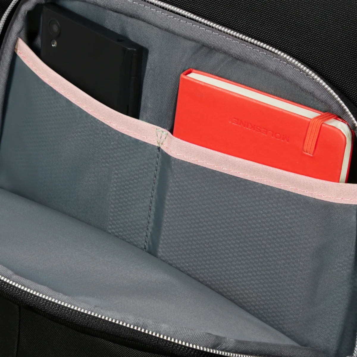 mochila-viagem-M-guardit-classy-samsonite-preto-bolso-frontal