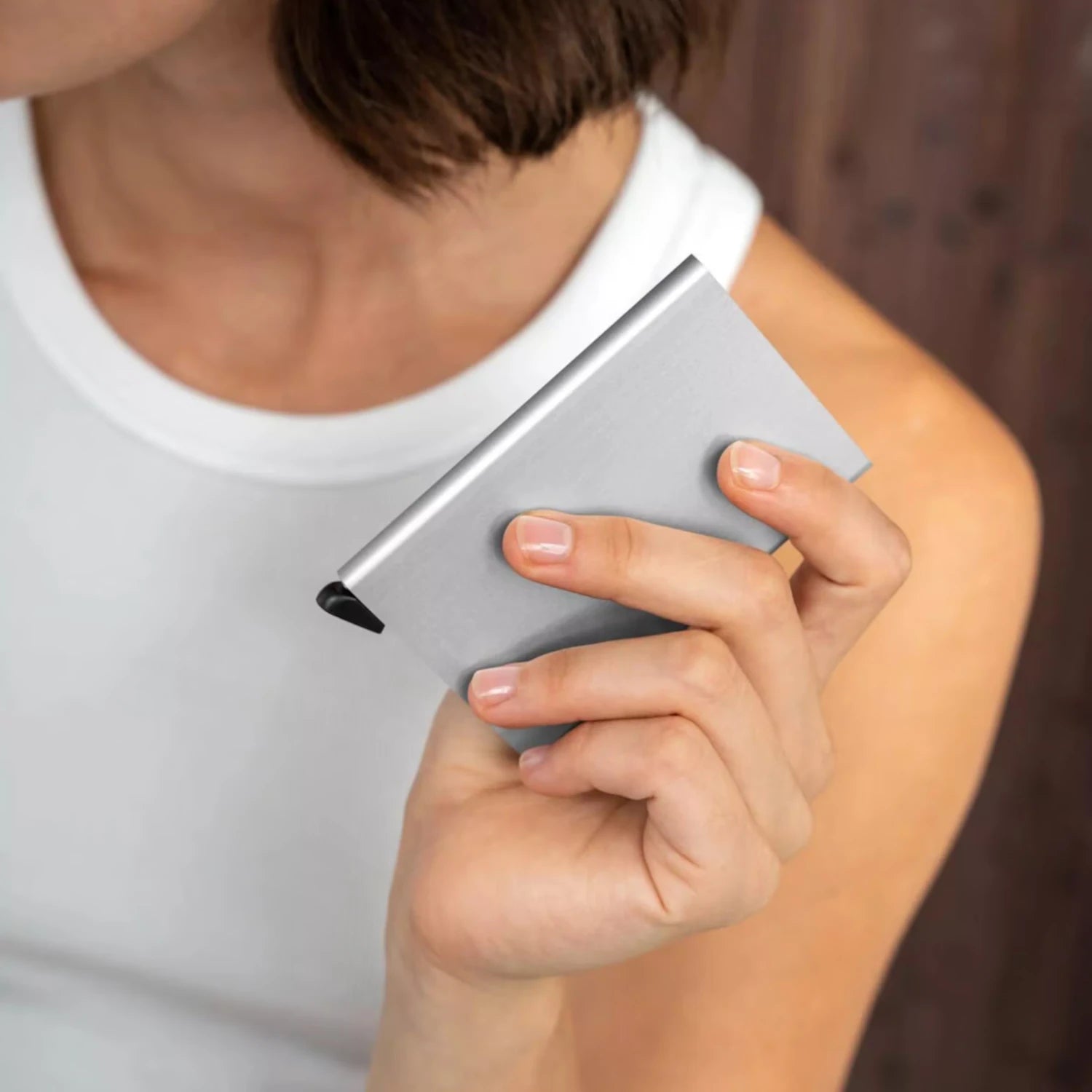 secrid-c-silver-lifestyle